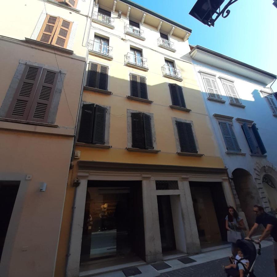 Loft Trabucco - In The Heart Of Salo City Center, Lake View, 4 Rooms Exteriör bild